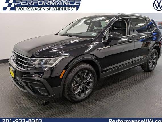 VOLKSWAGEN TIGUAN 4MOTION 2022 3VV2B7AXXNM042186 image